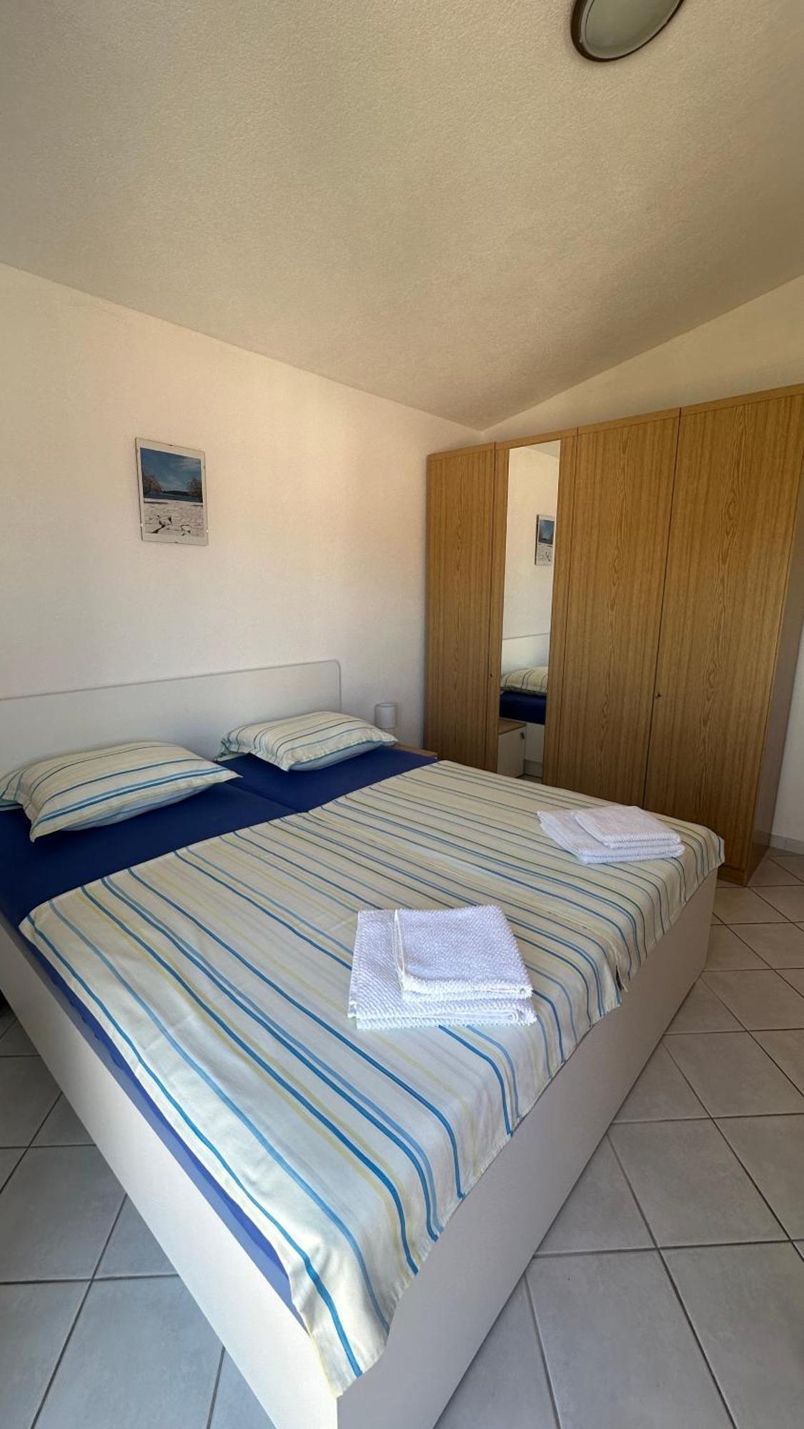 Apartment Arleta Trogir Exteriör bild