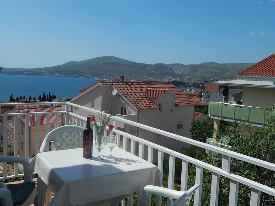 Apartment Arleta Trogir Exteriör bild
